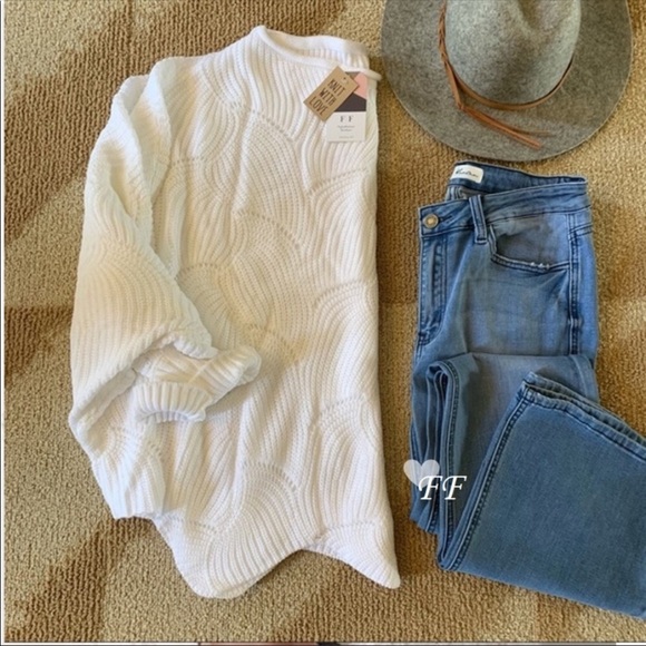 NWOT Off the Shoulder Cozy Knit Sweater - Picture 4 of 8